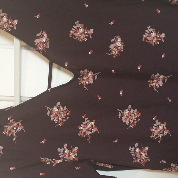 Maurices Size Small long tunic shirt dark brown with floral print 100% polyester - Picture 2 of 4